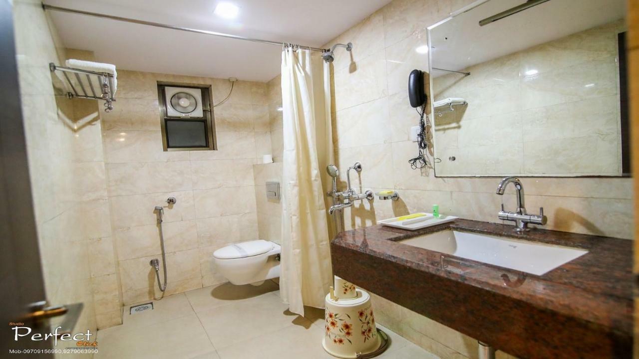 The Mahal Inn Jamshedpur Eksteriør billede